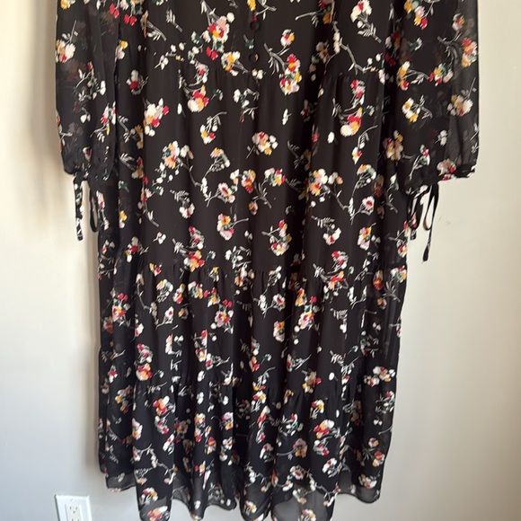 Madewell Sheer Button-Front Tier Midi Dress in Carnation Toss 2X - Picture 4 of 14